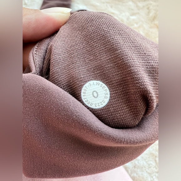 Lululemon Wunder Train High Rise Crop with Pocket size 0 - Picture 6 of 7